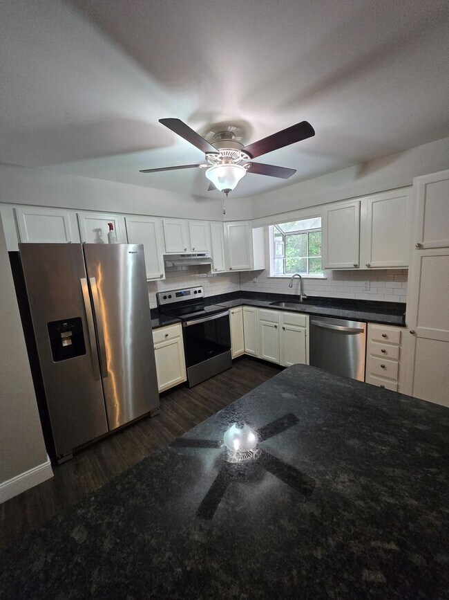 Photo - Nice Big 3 bedroom Home