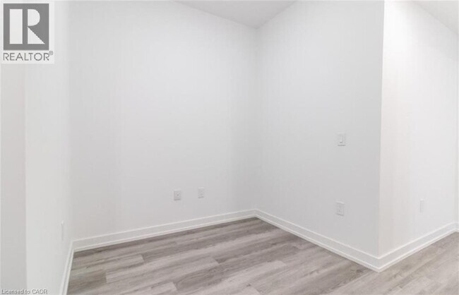 Photo - 5 Wellington St S Unit 1611