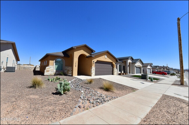 Building Photo - 15149 Imagine Dr