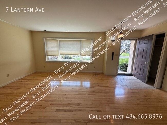 Photo - 7 Lantern Ave