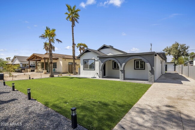 Photo - 1440 E Pierce St