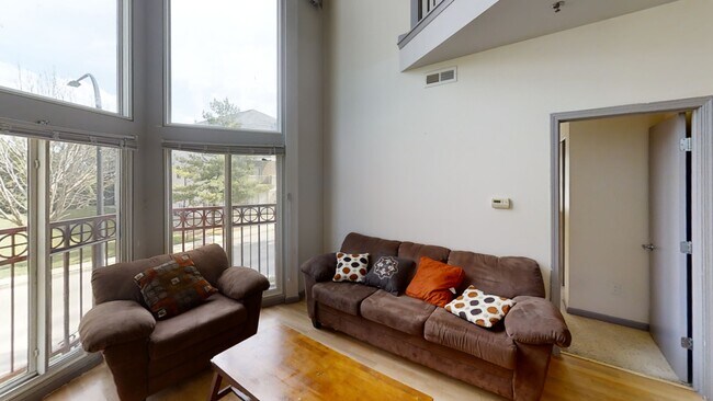 Photo - 401 W Springfield Ave