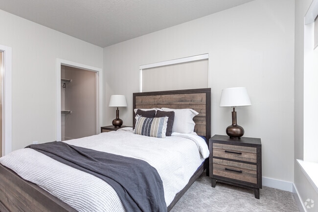 2BR, 2BA - 1,048SF - Primary Bedroom