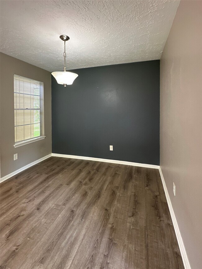 Photo - 26403 Hunters Hollow Dr