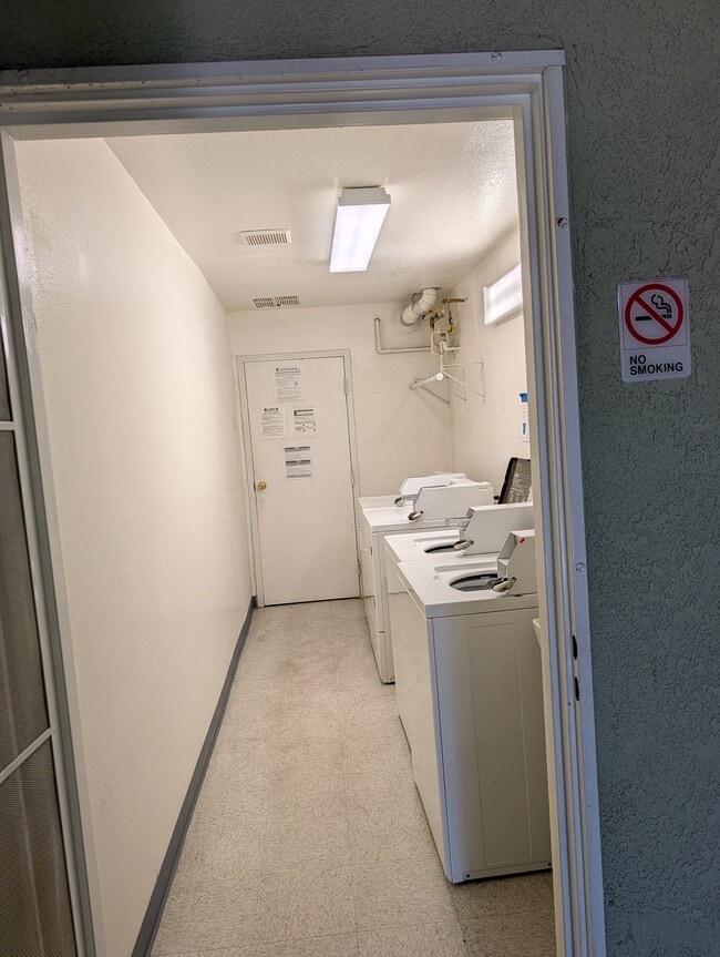 635 W 21st St Unit 635-D