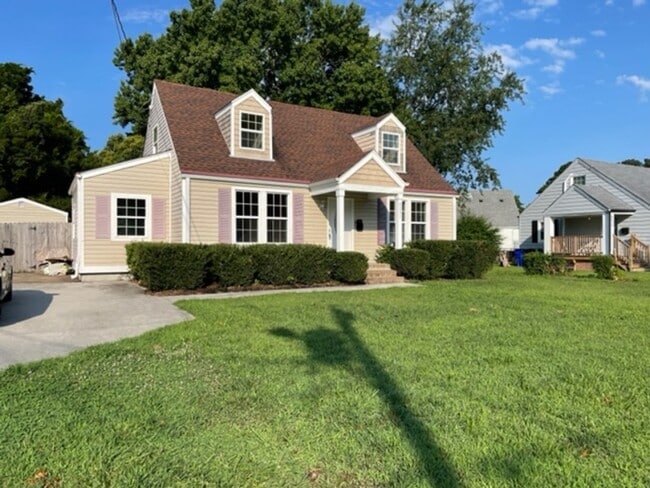 Building Photo - 8031 Roxboro Rd Rental