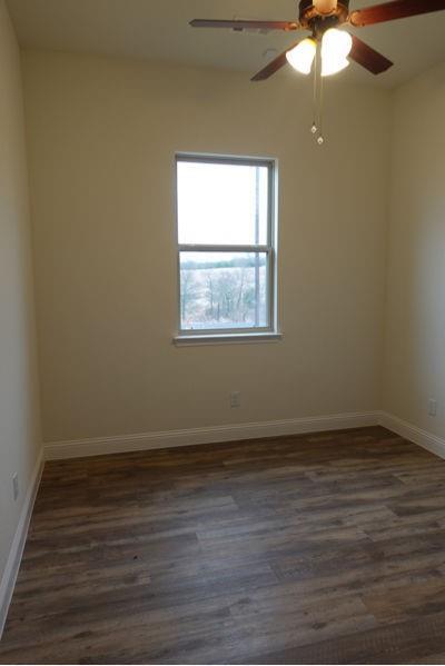 Photo - 1702 Seth Way