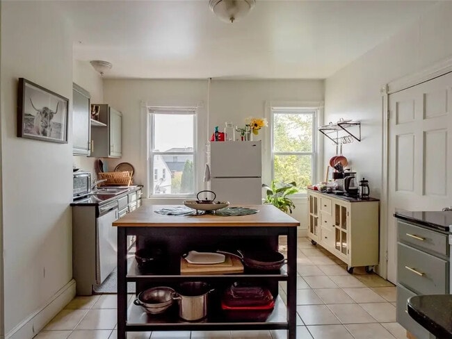 Photo - 14 Carleton St Unit 14 Carleton