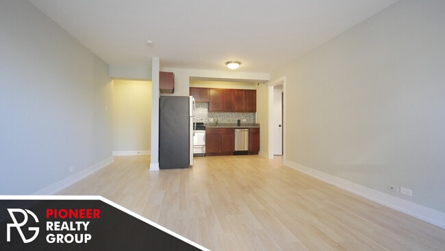 Photo - 433 W Wellington Ave Apartments Unit W445-04B