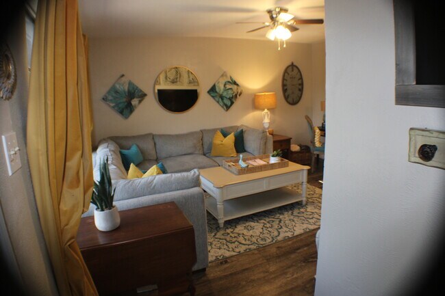 Photo - 1307 Sherry Ln Unit B