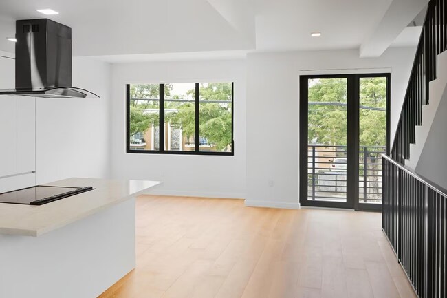 Photo - 1376 SW 4th St