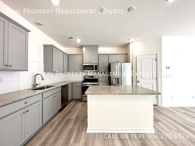 Photo - 2789 Yeager Dr NW