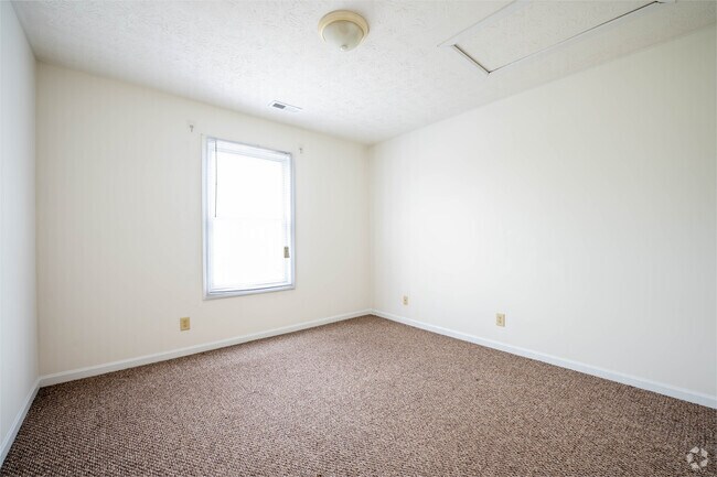 1BR, 1BA - 654SF - Bedroom