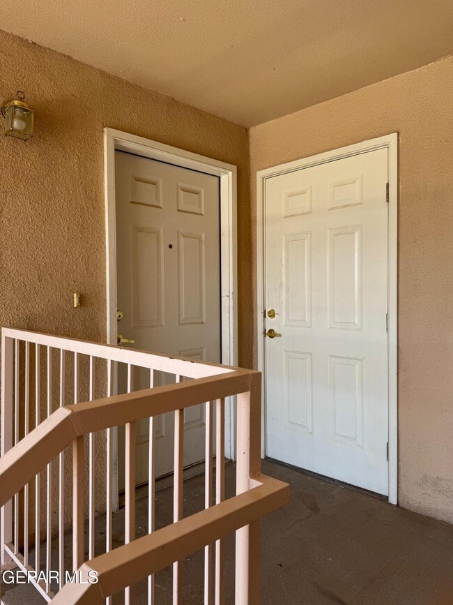 Building Photo - 6027 Brook Hollow Dr Unit 3005 Rental