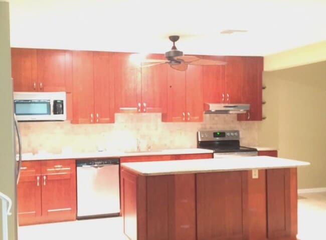 Photo - 27911 Hacienda E Blvd