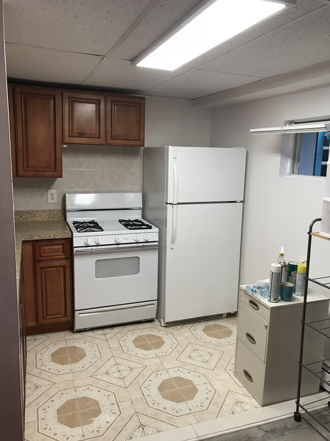 Cocina - 63 Hancock Ave Unidad Ground