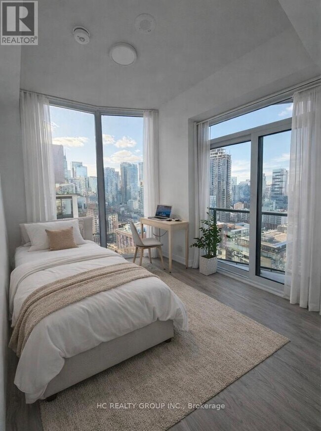 Photo - 180 Front St E Unit 2712