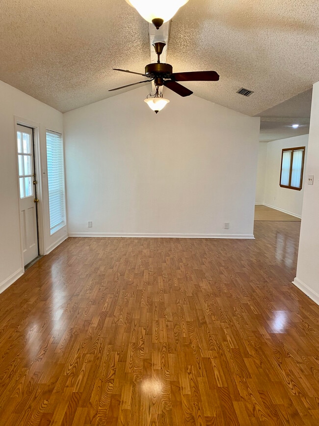 Photo - 1809 Portland Dr