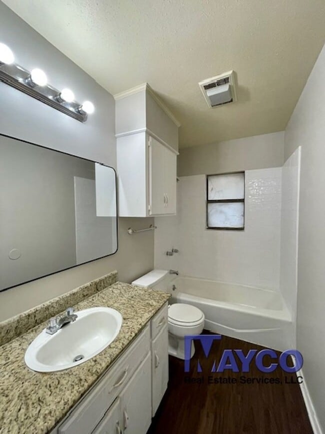 Photo - 2 bdrm 1 bth at Grand Oaks Apts. Unit 1600-4