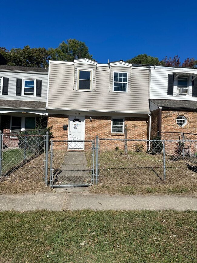 3 bedroom, 1.5 bath, 2 story townhome - 3 bedroom, 1.5 bath, 2 story townhome
