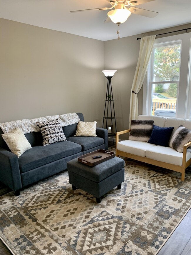 Photo - 221 4th St NW