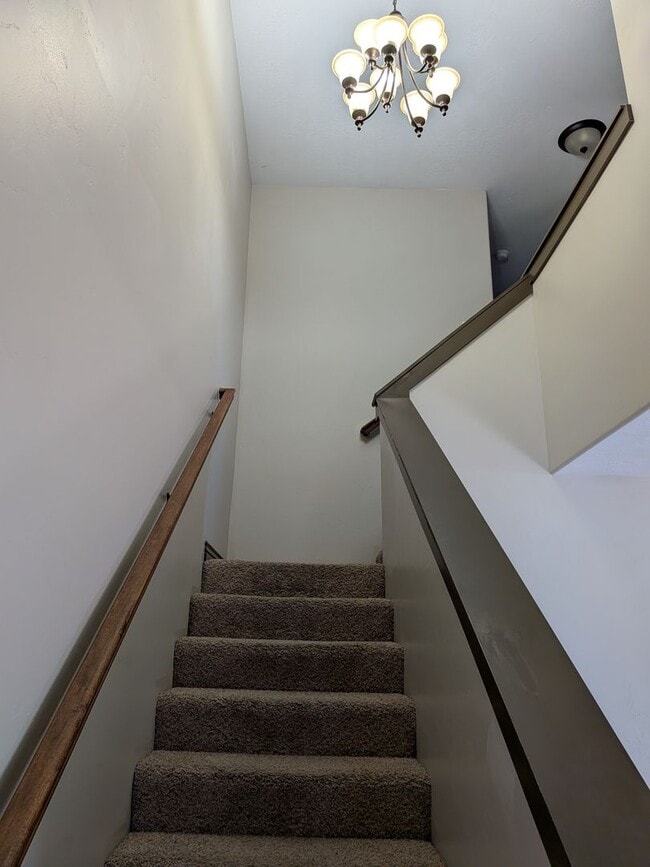 Photo - 3 bed 1.5 bath IMMACULATE END-UNIT Townhome in the Meadows