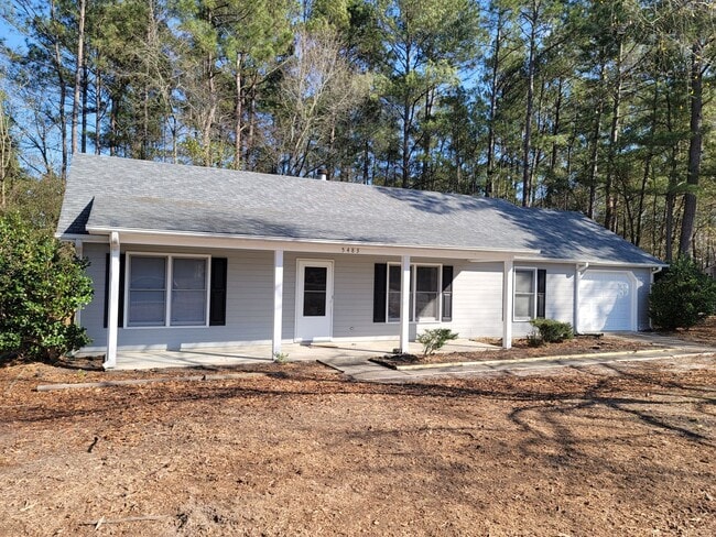Building Photo - NEW to Rental Market! Do not Miss Out on t...
