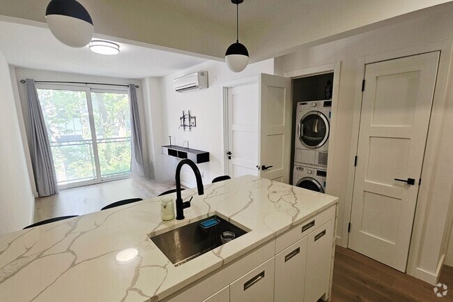 Building Photo - 618 Avenue H Rental