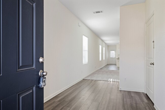 Photo - 614 Edge Lake Ct