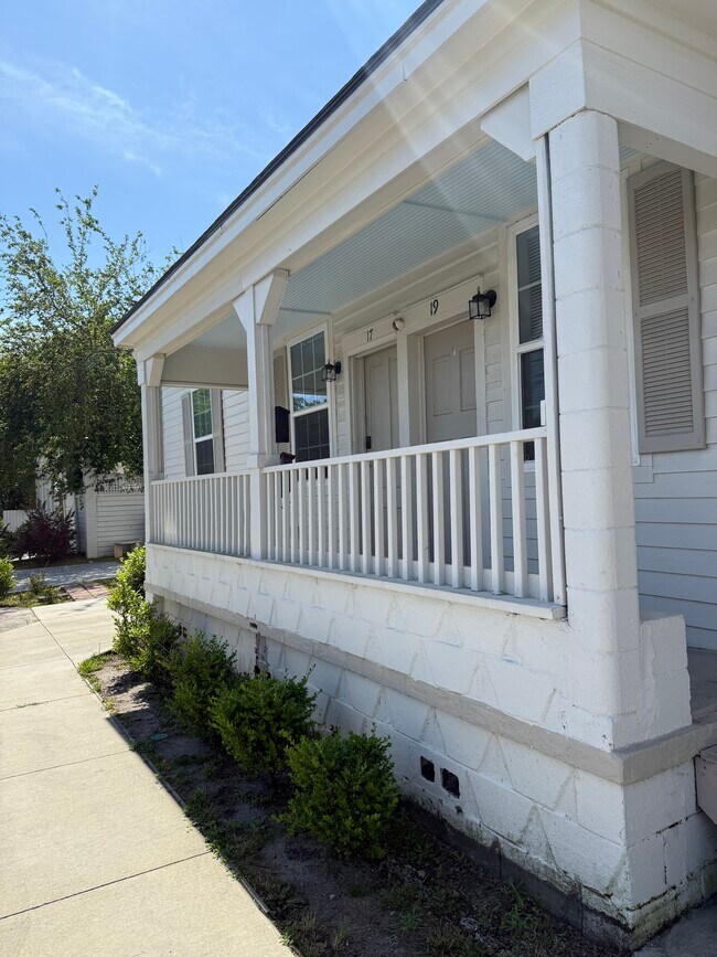 Photo - 17 W 45th St