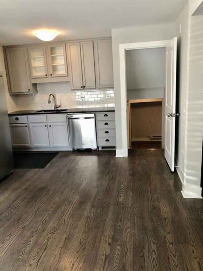 Photo - 4240-44 Gilbert Unit 4244