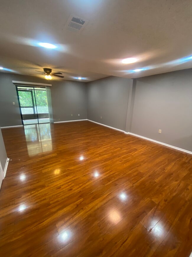 Photo - 10125 Lake Oak Cir