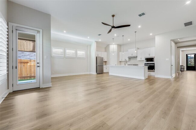 Photo - 8000 Sunrise Ravine Pass