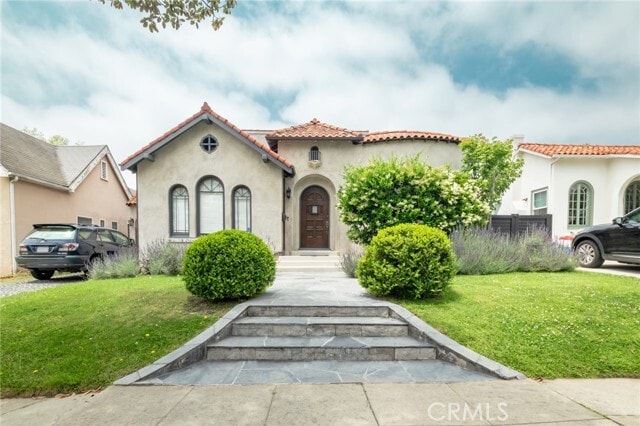 Building Photo - 1949 N Catalina St