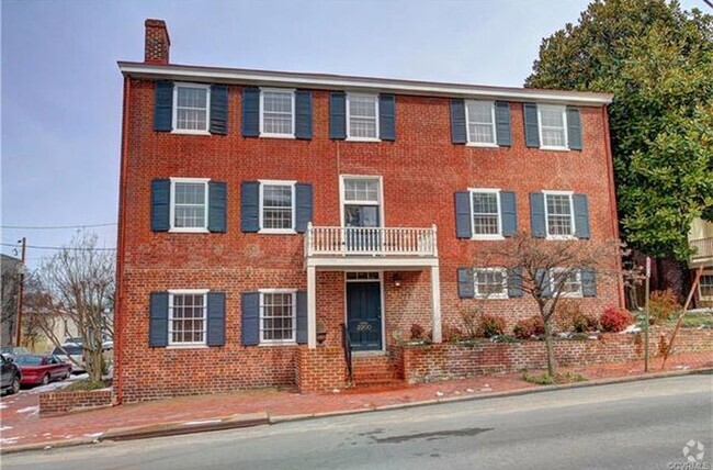 Building Photo - 2200 E Broad St Unit A Rental