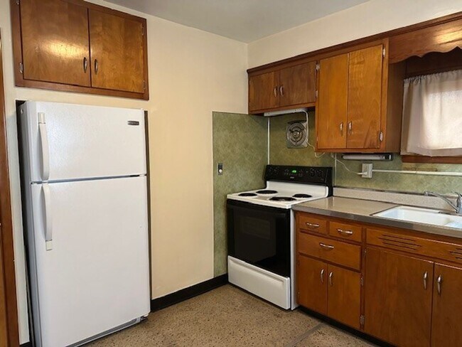 Photo - 2nd Floor 1 Bed 1 Bath Mechanicsburg Schoo... Unit D