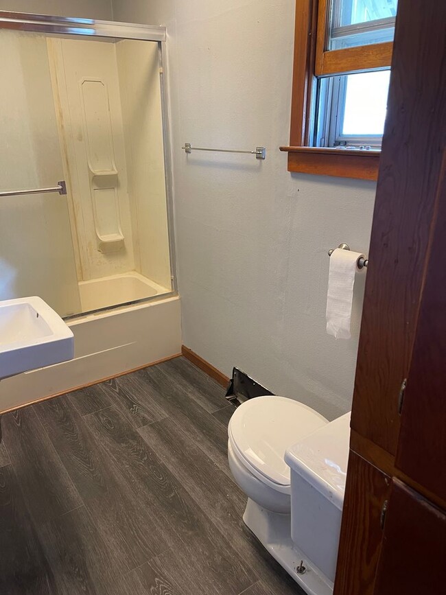 Photo - 2 Bedroom, 1 Bathroom Home located in Stan...