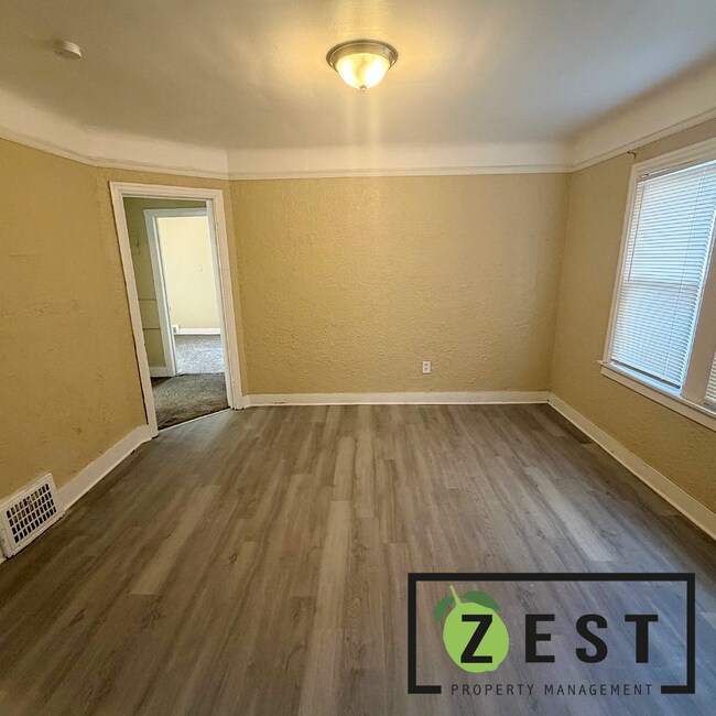 Photo - 15765 Washburn St Unit 15765 Washburn  -  1