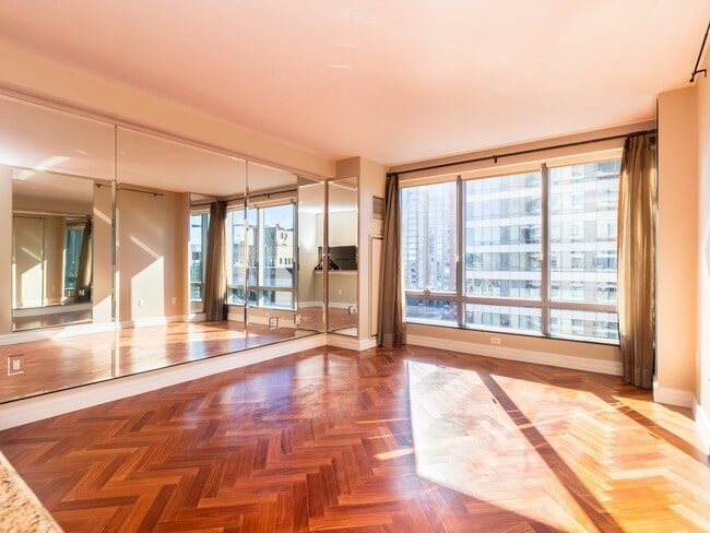 Building Photo - 2 Avery St Unit 17C