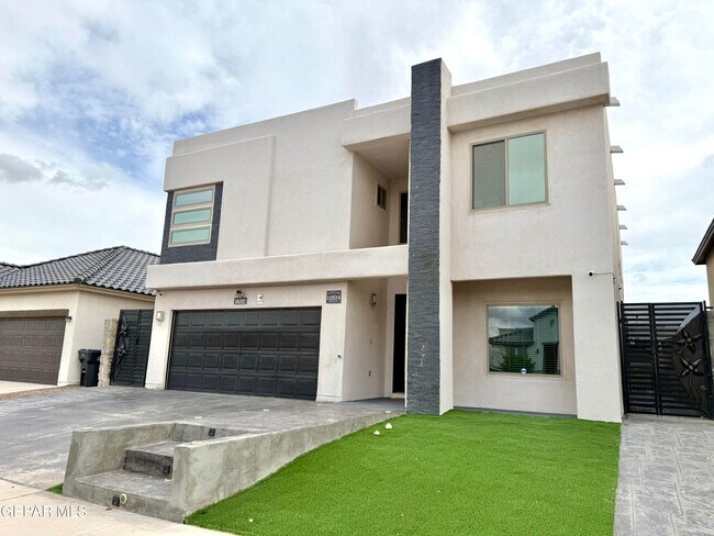 Photo - 12824 Linstead Ave