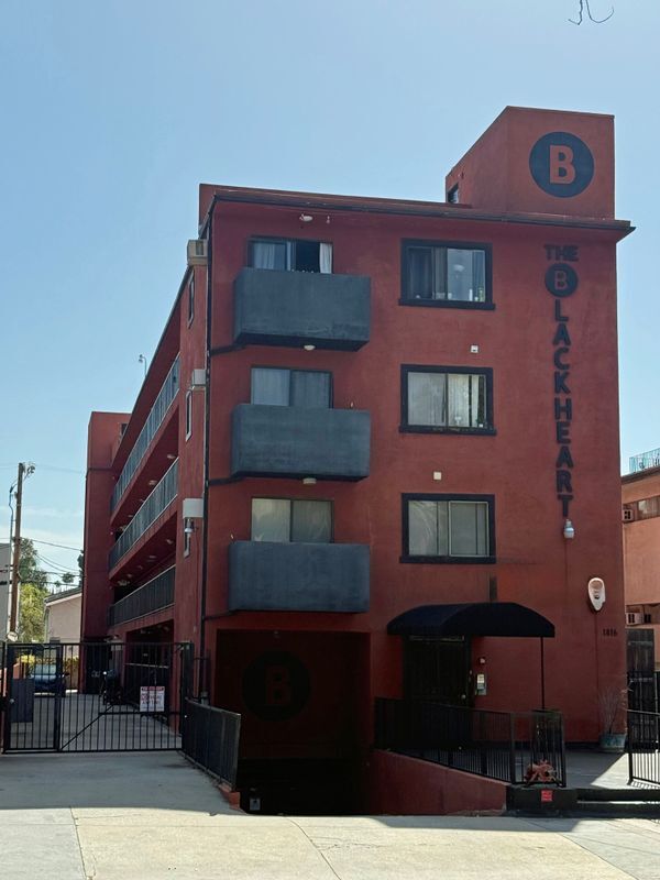 Photo - 1816 N Gramercy Pl Unidad 304