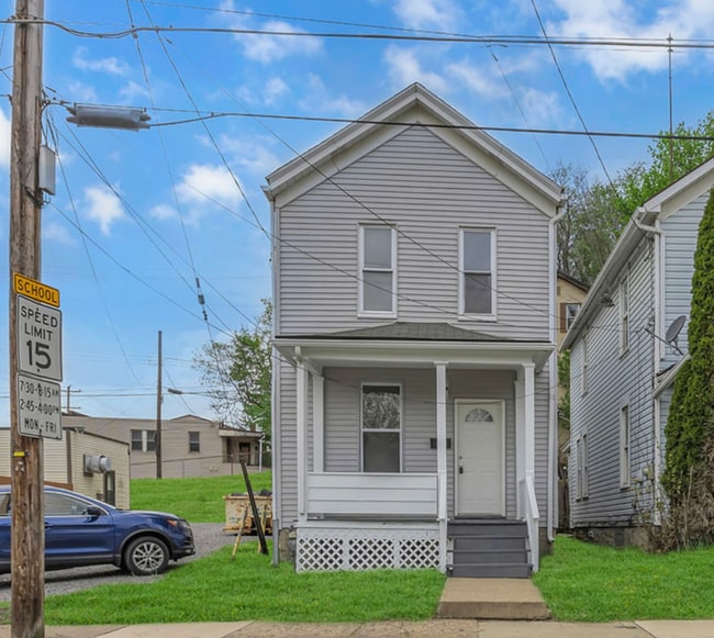 Building Photo - 862 Grove Ave