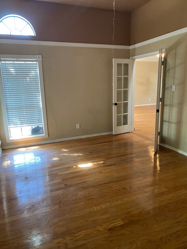 Photo - 5203 Sutton Ct