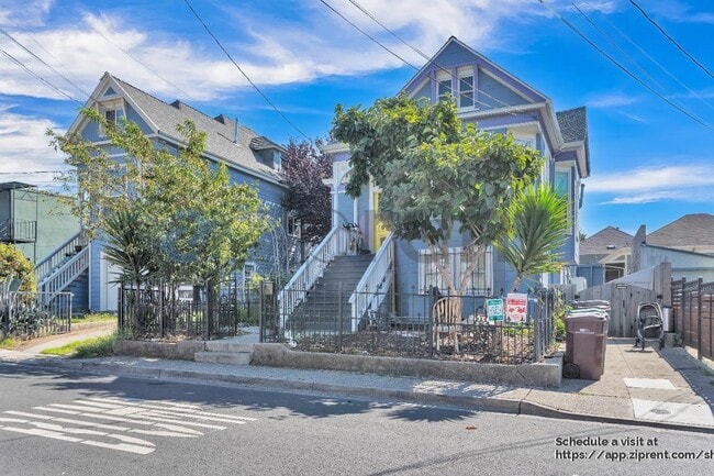 Photo - 1055 48th St