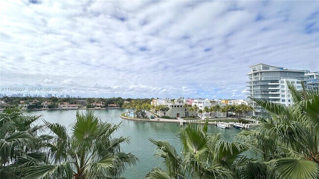 Building Photo - 5900 Collins Ave Unit 608