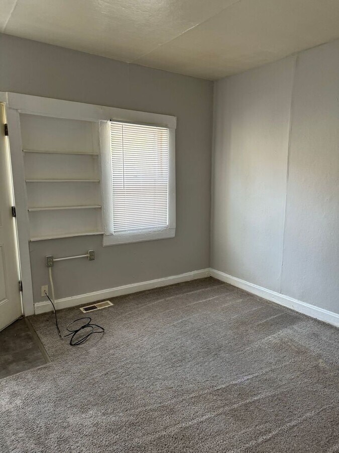 Photo - Clean, Simple & Ready for You - Studio Apartment Unidad Apt 1