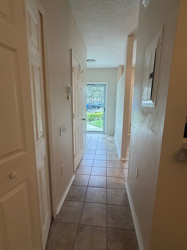 Photo - Beautiful 2 Bedroom, 2.5 Bath Townhome in Private Gated Community Of Hunter's Key In New Tampa