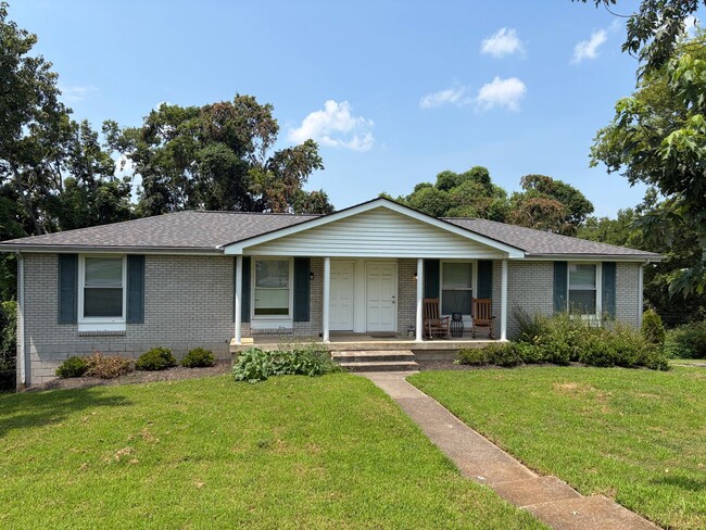 Building Photo - 2716 Donna Hill Dr Unit B