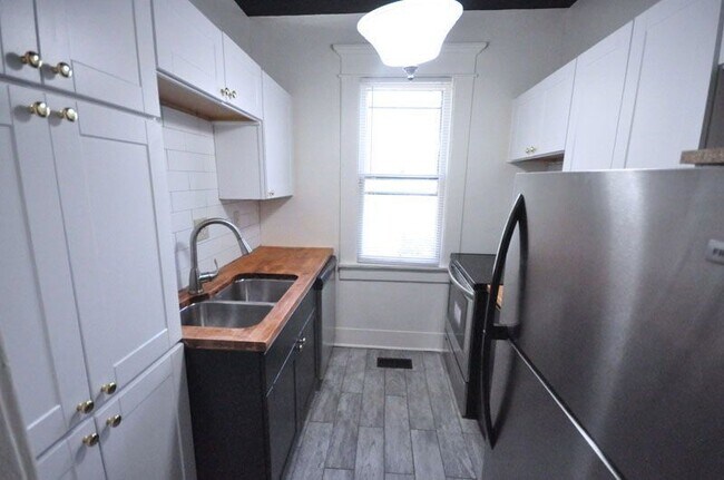 Photo - 204 Summit St Unit 9