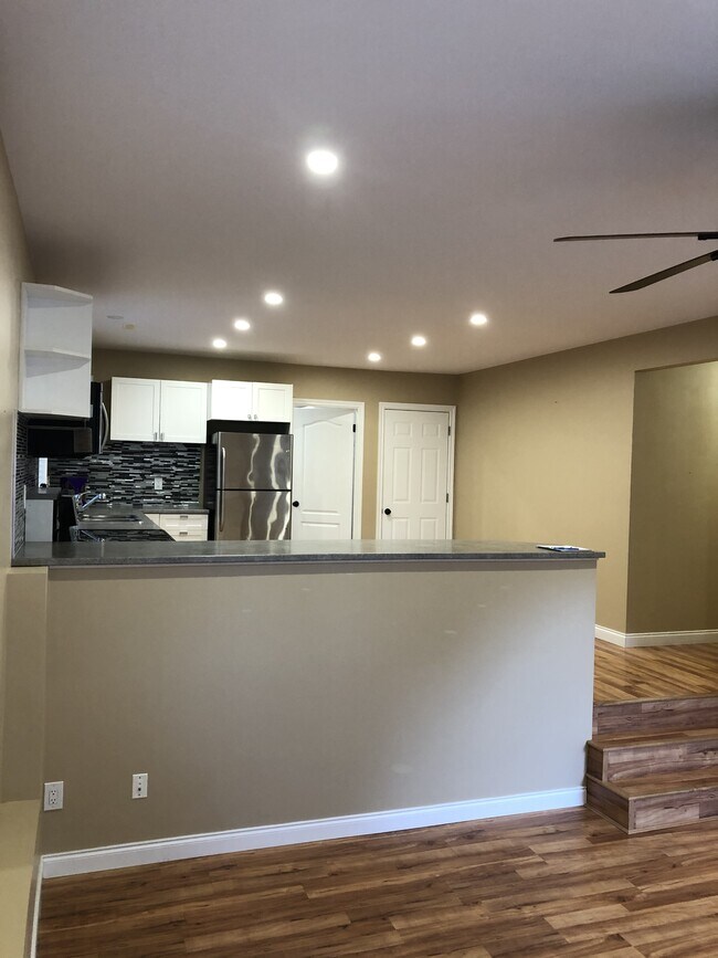 Photo - 32458 Egglestone Ave